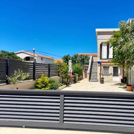 Apartman Tina Διαμέρισμα *