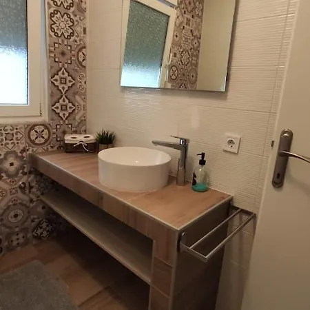 Apartman Tina Διαμέρισμα *