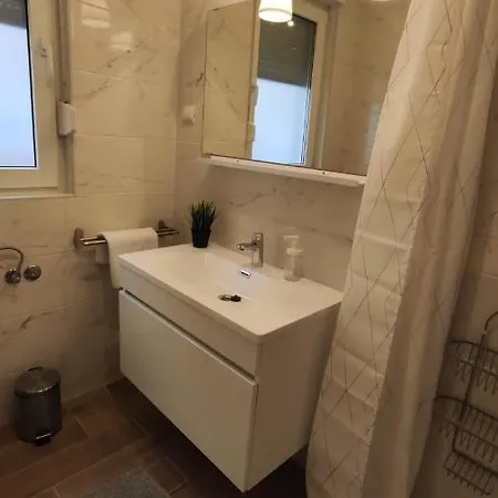 Apartman Tina * Vir